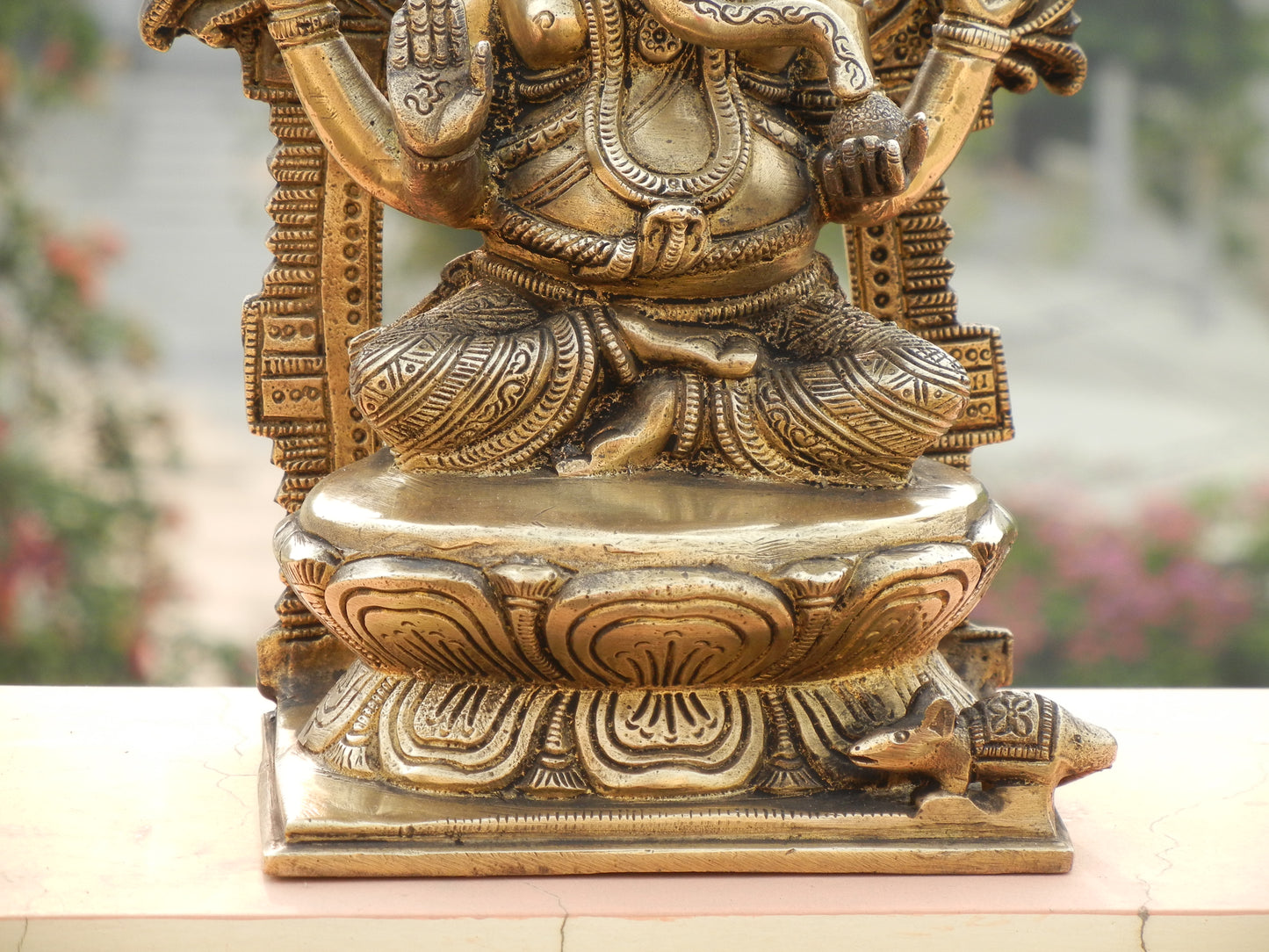 BRASS GANESHA WITH PRABHAVALI SHOWPIECE