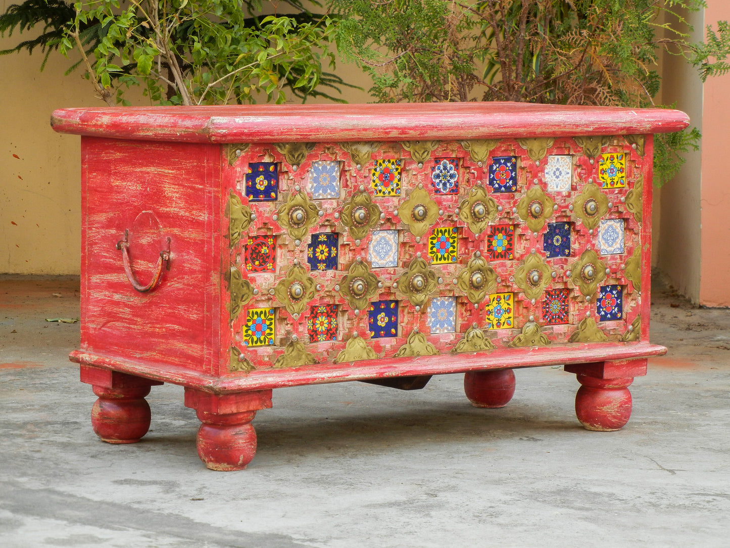 Wooden And Ceramic Distress Finish Trunk Box, Storage Chest, Coffee Table, Rustic Finish, Blanket Box