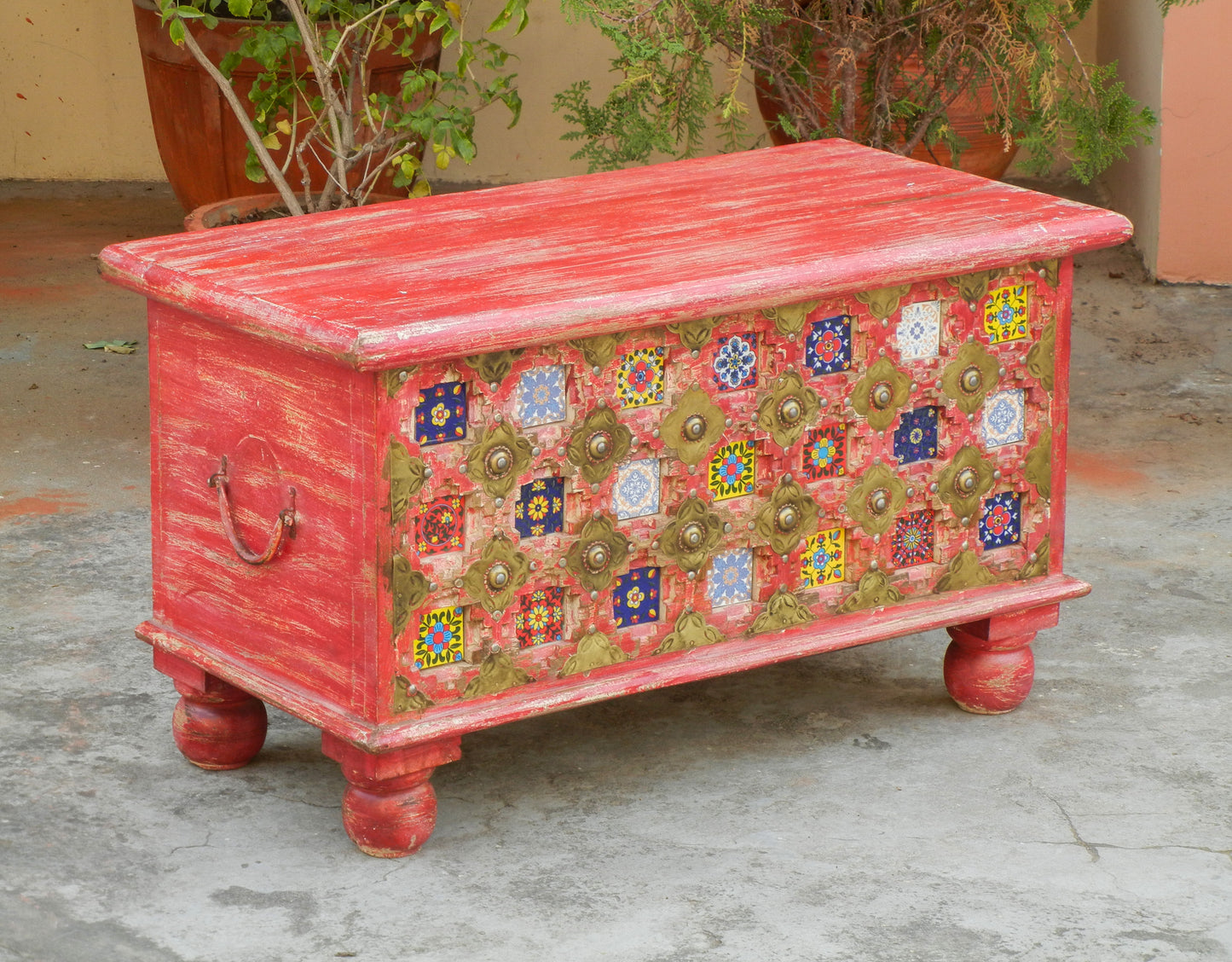 Wooden And Ceramic Distress Finish Trunk Box, Storage Chest, Coffee Table, Rustic Finish, Blanket Box