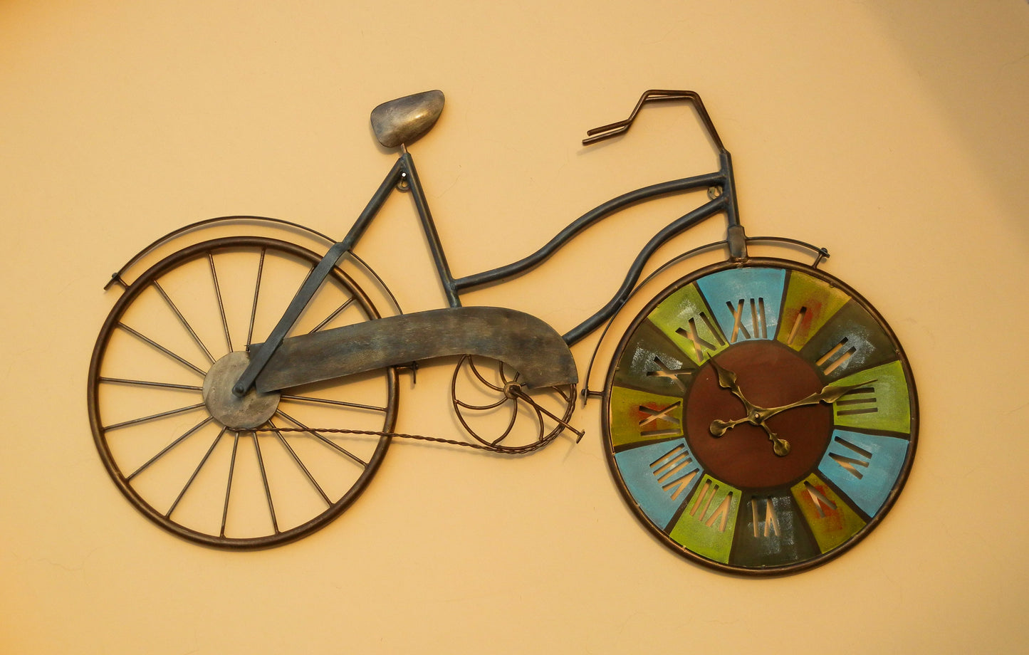 Contemporary Designer Metal Cycle Wall Clock Wall Hanging